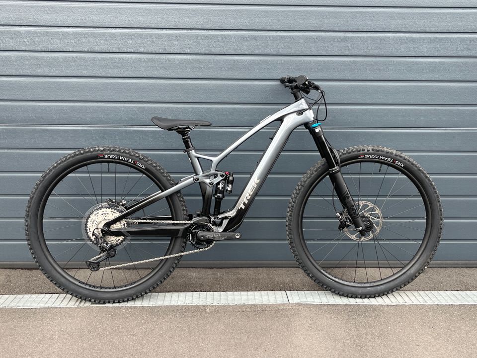 NEU E-Bike TREK Fuel EXe 9.7 Gr. M Galactic Grey Fade TQ 360Wh in Contwig