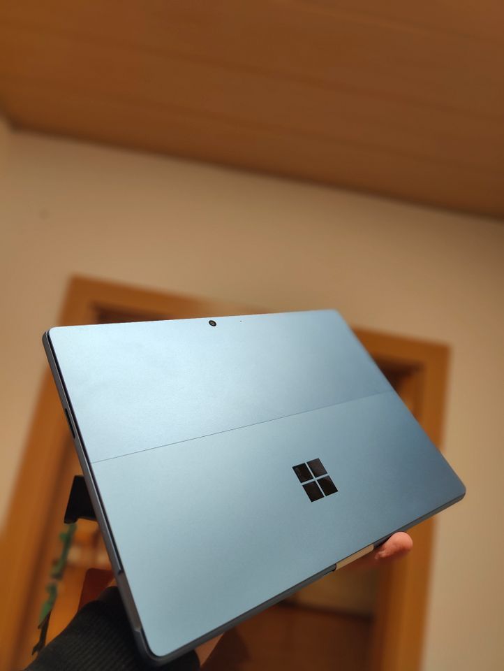 Surface 9 Pro, 256GB Speicher, 8GB RAM, I5 Prozessor, OVP in Hamburg