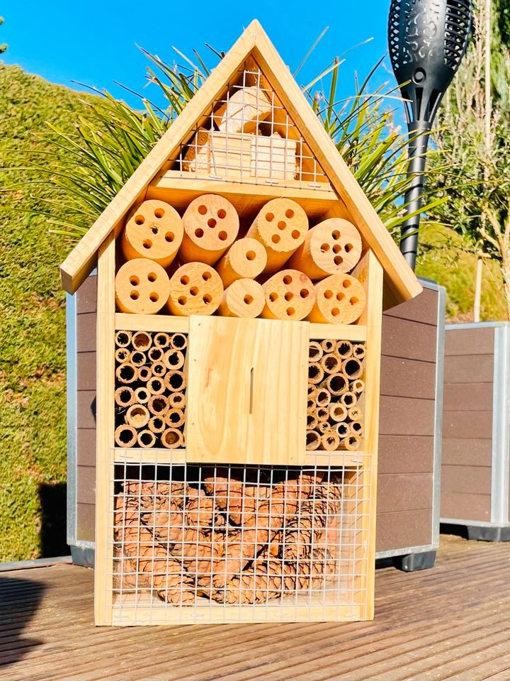 DARLUX Holz Insektenhotel M Wildbienen-Nisthilfe Insektenhaus in Dresden