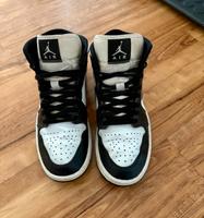 Air Jordan 1 Mid weiß/schwarz 40 Berlin - Wilmersdorf Vorschau