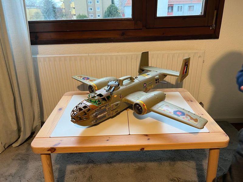 Riesengroßes Bomber-Flugzeug Spielzeug von Smyths Toys in Baden-Württemberg  - Heilbronn | Weitere Spielzeug günstig kaufen, gebraucht oder neu | eBay  Kleinanzeigen ist jetzt Kleinanzeigen