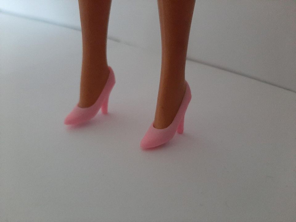 Barbie Puppe Mattel Ärtztin Vintage Geschenk in Berlin