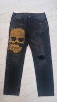Jeans mit Totenkopf in L München - Au-Haidhausen Vorschau