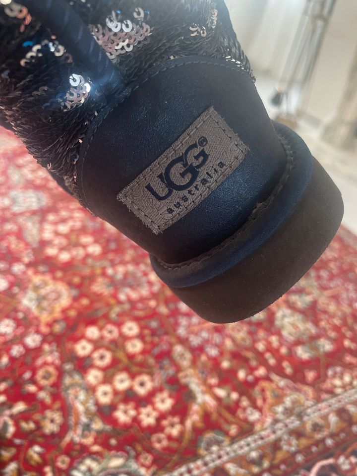 Ugg 2 in ein 39 in Essen