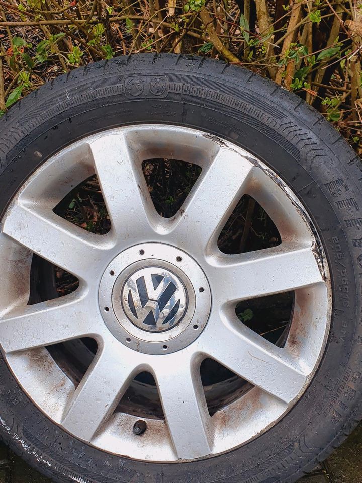 VW Golf 5,6 Sommerreifen Alufelgen 16 Zoll 205/55 16 in Sessenbach