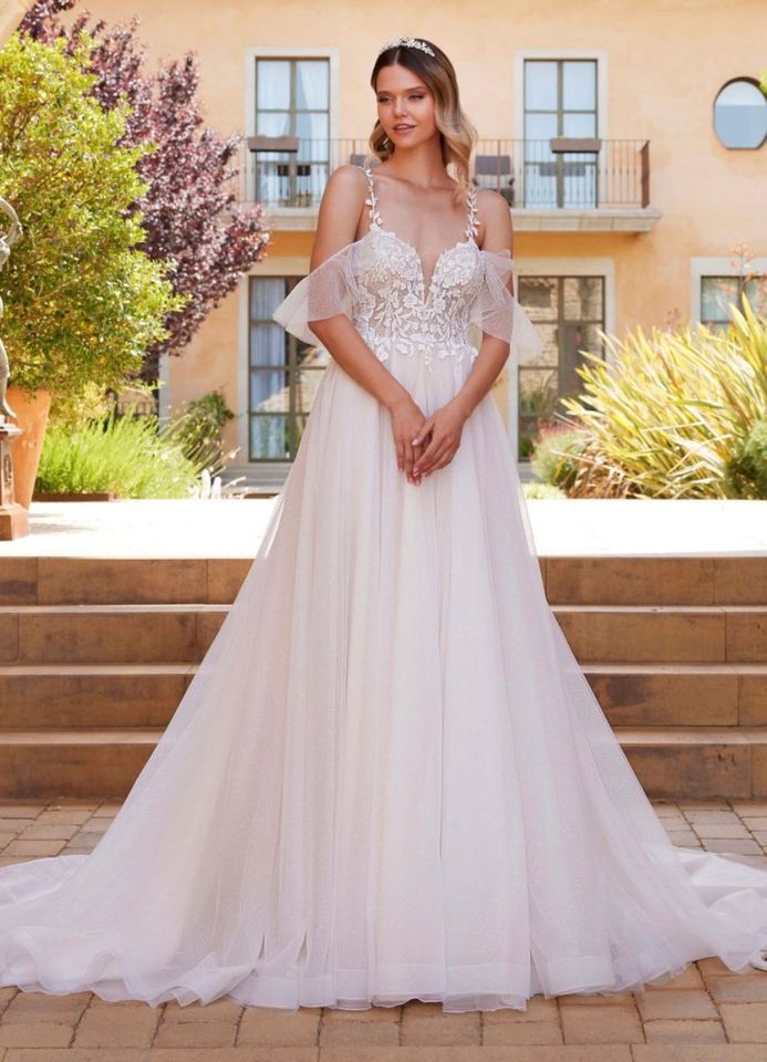 Brautkleid in ivory blush, Neu Gr. 42, ungetragen, Spitze Tüll in Dinslaken