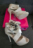 High Heels mit Satinblume Bayern - Augsburg Vorschau