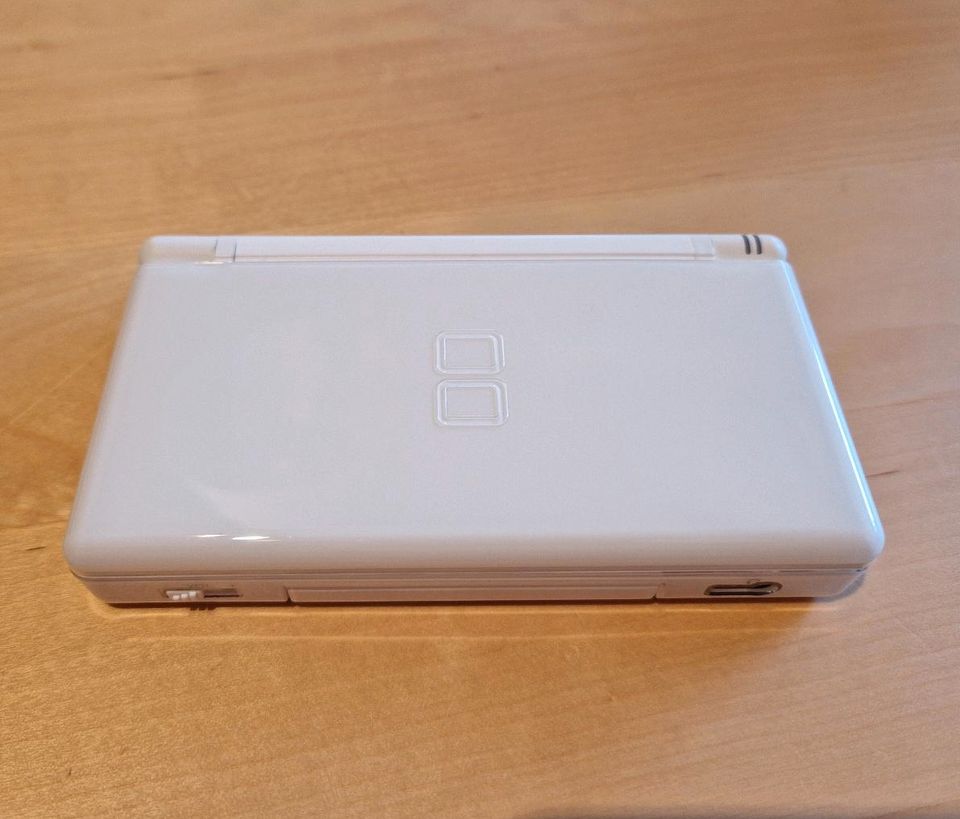 Nintendo DS lite weiß mit Tasche, Netzteil und Ersatzstiften in Bochum