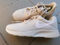 Nike Tanjun Refine Schuh 37,5 Beige/Rosa NEU Schleswig-Holstein - Leezen Vorschau