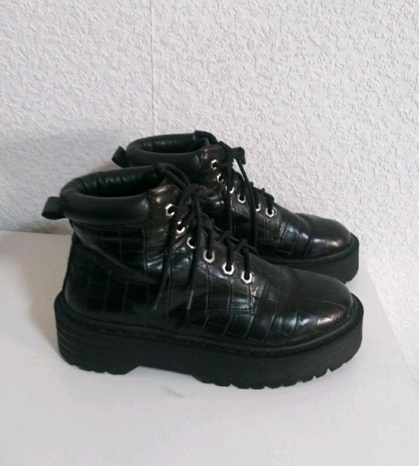 Pull&Bear winter boots Gr. 38 in Mülheim (Ruhr)