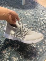 Graue Sneaker Hessen - Hanau Vorschau