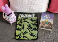 Fortnite Lama, Buch und Mauspad nur komplett abzugeben! Berlin - Marzahn Vorschau