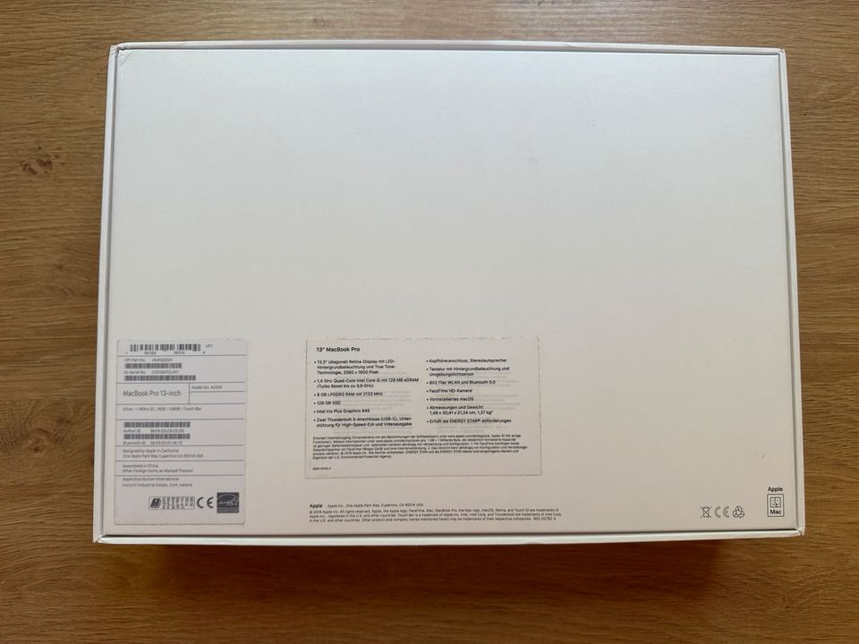 MacBook Pro 13inch 2019 2 Thunderbolt 3 Ports 8GB RAM 128GB SSD in Berlin