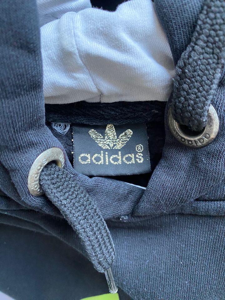 Adidas Hoodie Kapuzenpullover schwarz Größe M in Blankenburg (Harz)