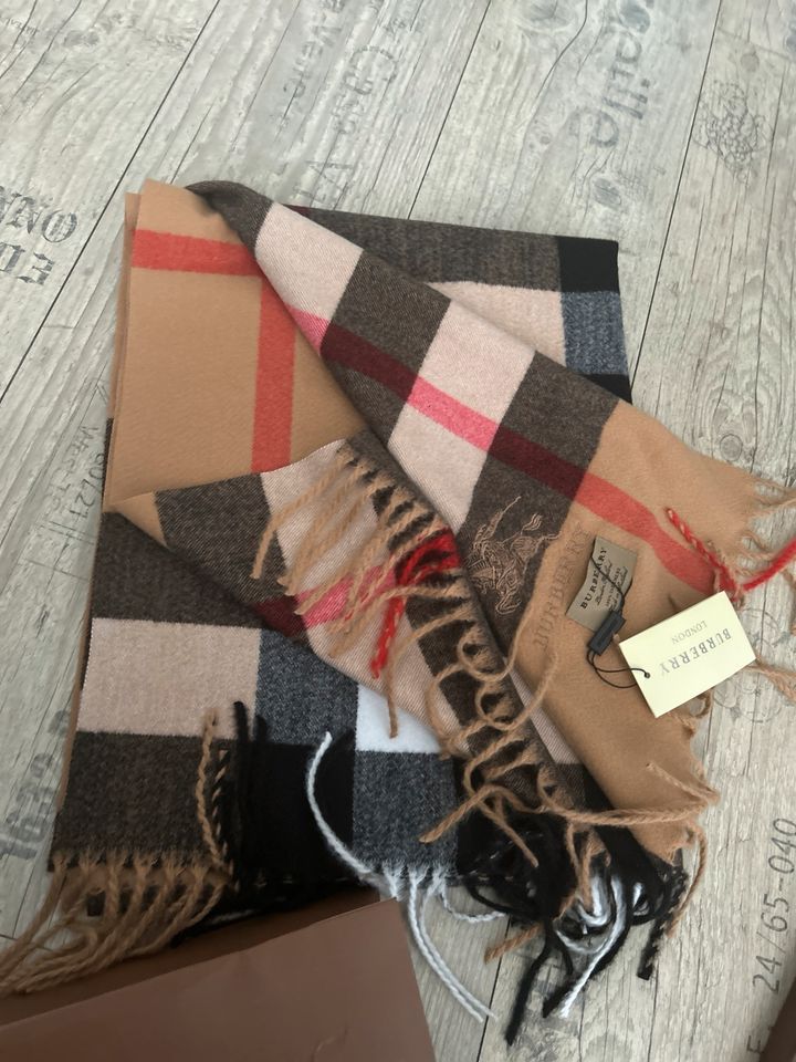 Burberry Kaschmir Schaal in Herzogenrath