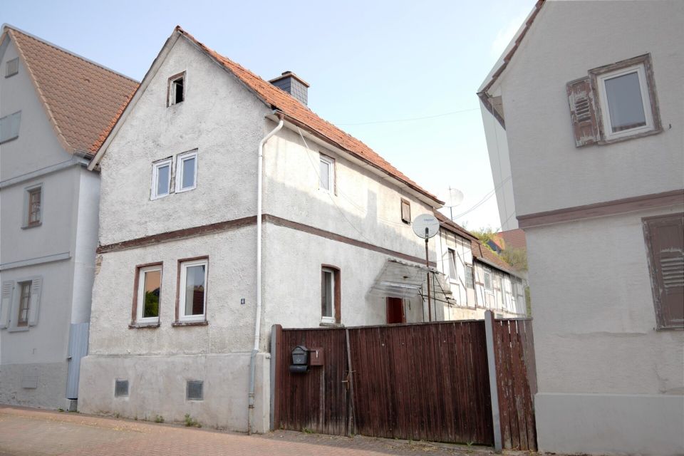 Projektentwickler? Handwerker? - Haus mit großem Grundstück in Wölfersheim ! in Wölfersheim