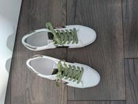 Weiße Sneaker Turnschuhe 42 Nordrhein-Westfalen - Kerpen Vorschau