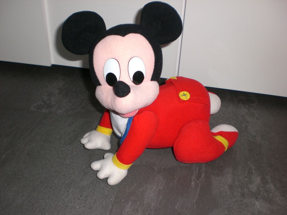 Krabbelnde Baby Mickey Maus in Staßfurt