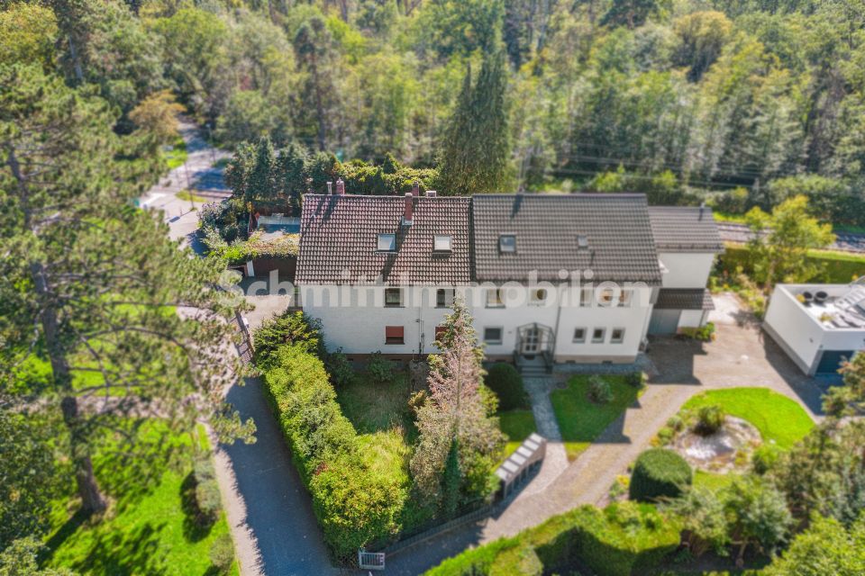 Dreifamilienhaus mit Garten und Doppelgarage in F-Goldstein in Frankfurt am Main