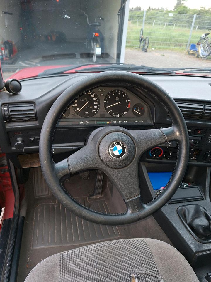 Bmw e30 318i Touring in Waghäusel