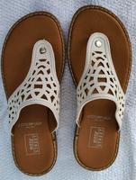 Zehtrenner Sandalen Pantoletten Flip Flops Zehentrenner Gr.36 neu Hessen - Allendorf Vorschau