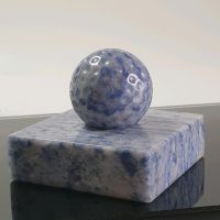 Skulptur aus Blauquarz " Golfball auf Sockel " 44 mm / 80 x 80 mm Nordrhein-Westfalen - Recklinghausen Vorschau