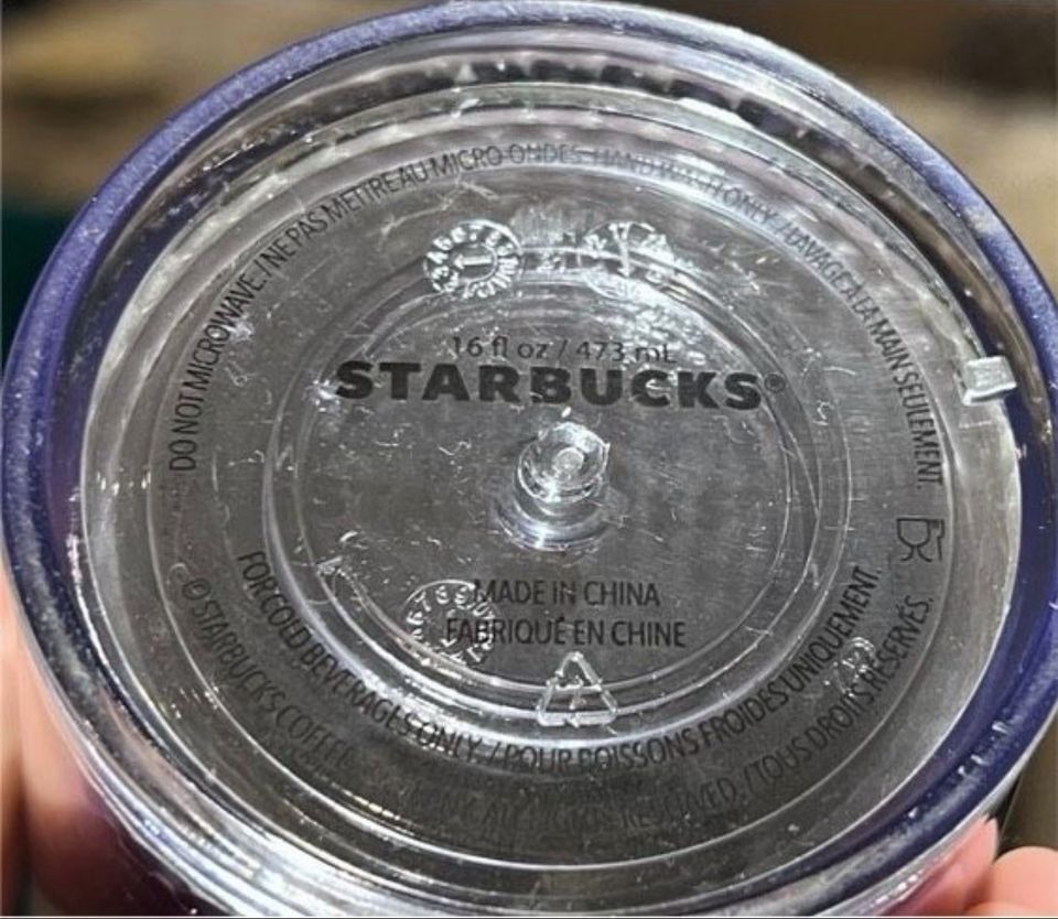 Starbucks Becher Wiederverwendbar mit Strohalm in Essen