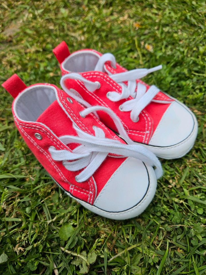 Converse Babyschuhe rot Gr. 20 in Natendorf