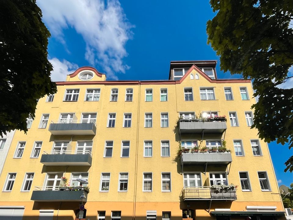 Helle Dachgeschosswohnung mit West- u. Südausrichtung in Berlin