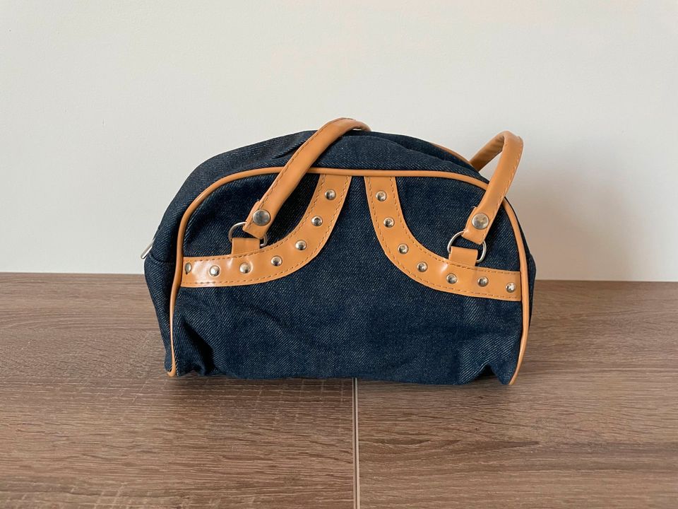 Blaue Tasche in Nossen