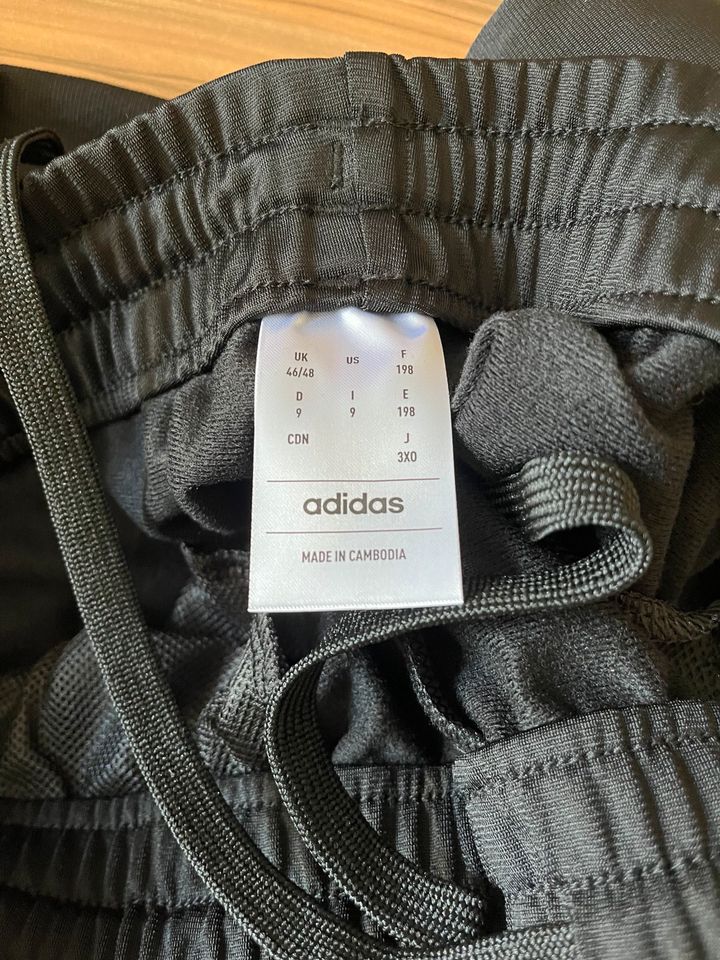 Adidas Sportanzug Größe XL in Großenhain