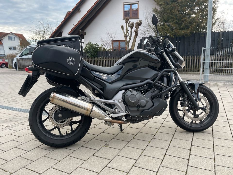 Honda NC 750 S mit viel Zubehör in Schöngeising