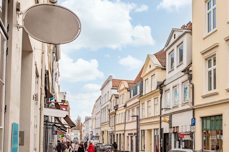 Wohn- und Geschäftshaus in begehrter Einkaufsstraße von Lübeck in Lübeck