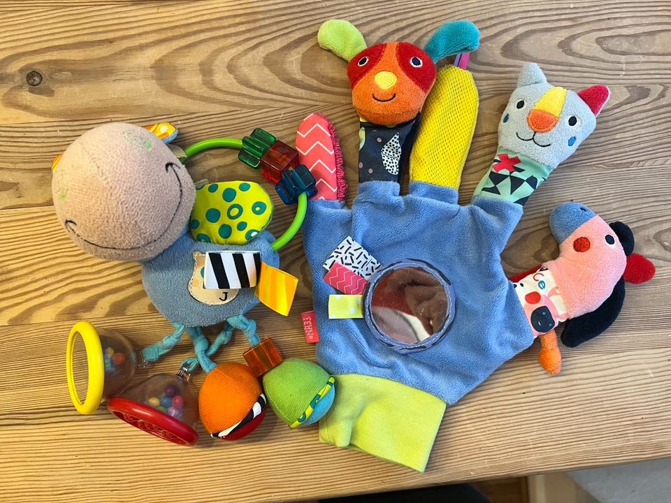 Baby Spiel Handschuh  Schnuffeltuch Rasselpferd in Köln