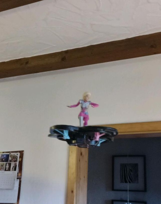 Mattel Barbie Star Light Adventure Drohne DLV45 Hoverboard in Böbrach
