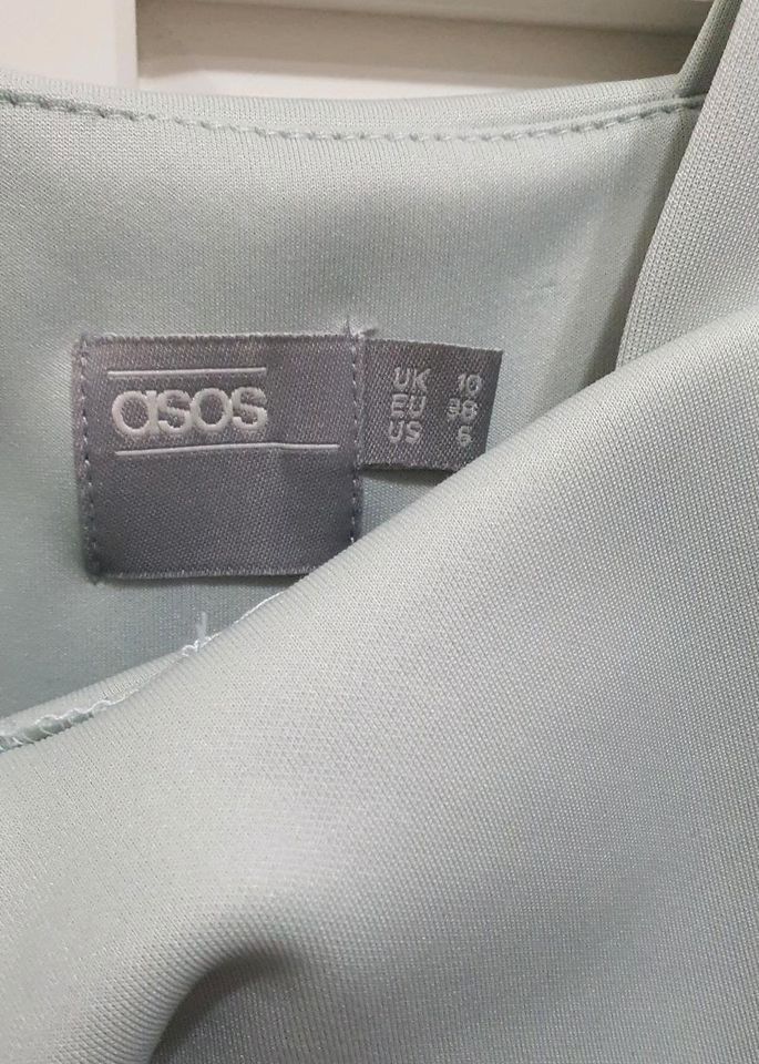 Ungetragenes, süßes Abendkleid in hellblau, Größe 38 von ASOS in Obertshausen