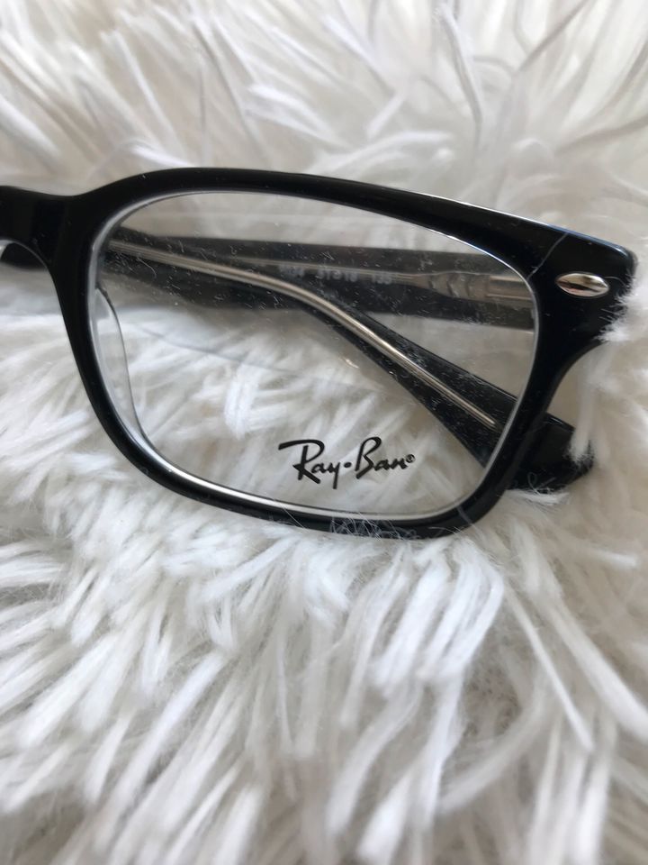 RayBan Brillengestell schwarz in Neu-Isenburg