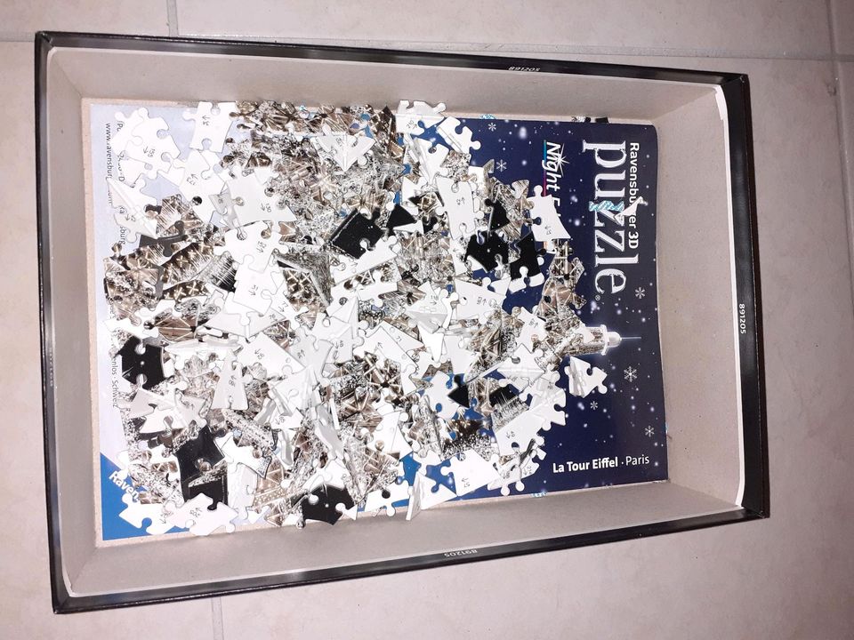 Ravensburger 3D Puzzle Eiffelturm Night Edition 216 Teile in Hallbergmoos