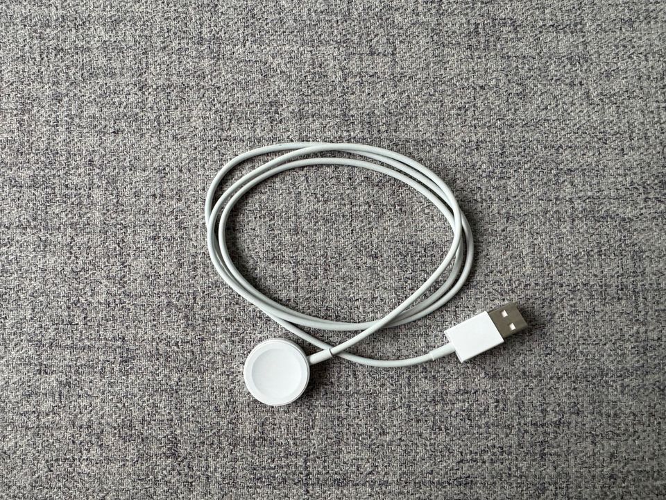 Apple Watch SE 2020 44mm Space Gray in Hemmingen