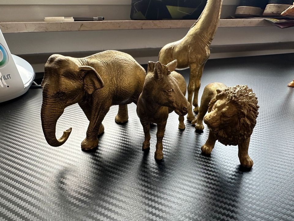 Schleich Tiere, Elefant, Löwe, afrikanische Deco Gold in Backnang