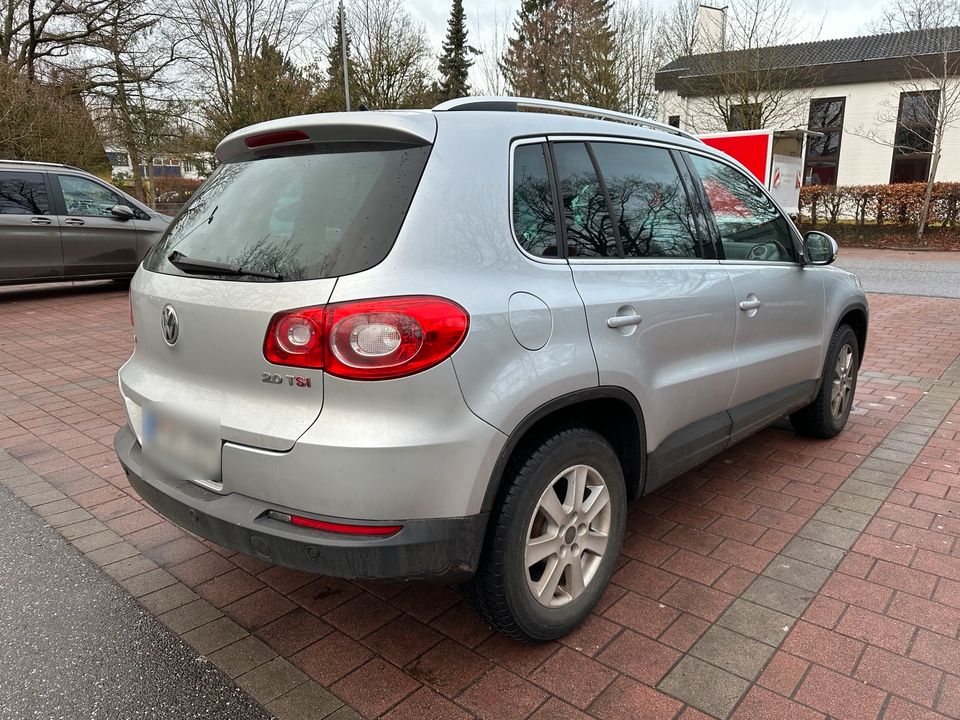 Volkswagen Tiguan Allrad 4x4 Automatik Getriebe wenig gelaufen. in Hamburg