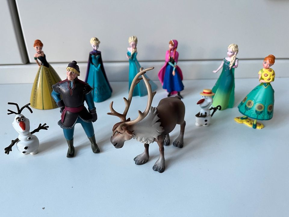 Konvolut 10 Bullyland Spiel- und Sammelfiguren Anna u. Elsa in Freiberg am Neckar