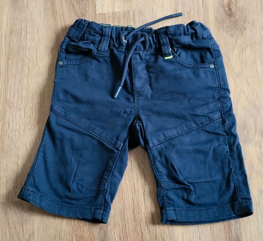 Kurze Hose, Shorts von S.Oliver in 98 in Düsseldorf