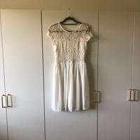 Weißes Spitzen Kleid Abendkleid S ONLY Gold Nordrhein-Westfalen - Dörentrup Vorschau