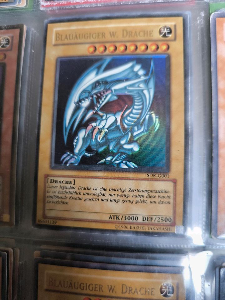 Yu-Gi-Oh blauäugiger weißer SDK-G001 in Berlin