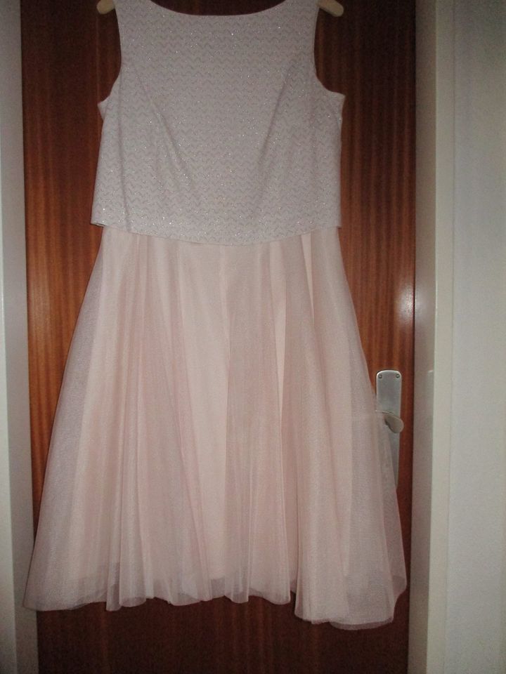 ESPRIT Chiffonkleid,Partykleid,festliches Kleid,Gr.L/XL,Tüllkleid in Norderstedt