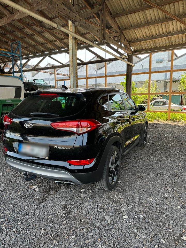 Hyundai Tucson schwarz 176 Ps 2018 in Kruft