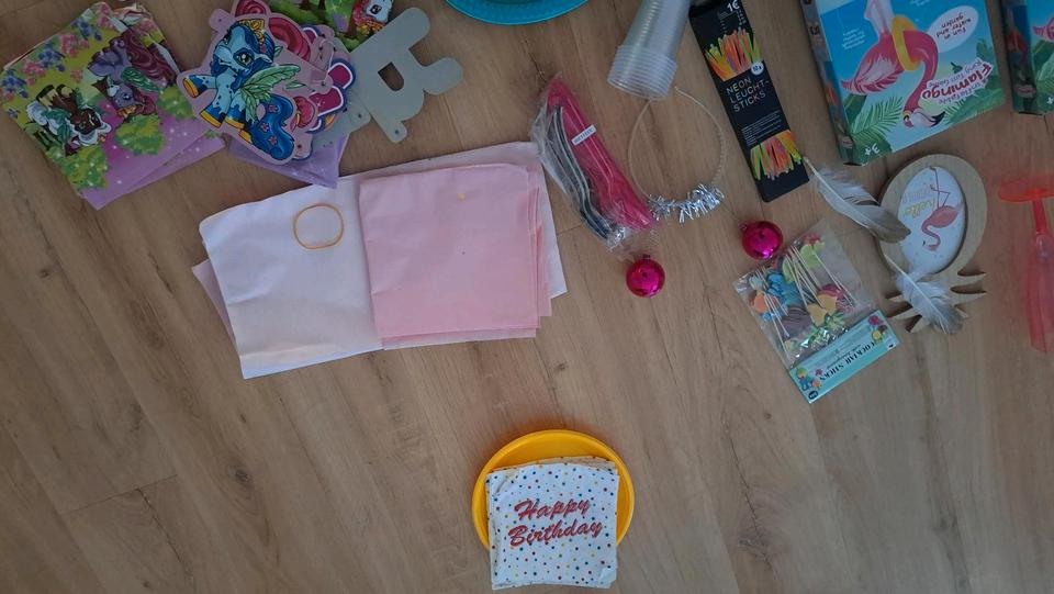 Geburtstags Set Paket Flamingo Trolls Filly Pferde Girlande in Hamburg