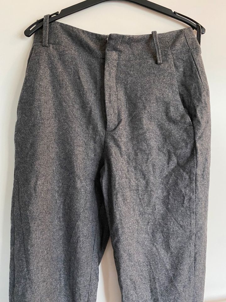 Graue Hose mit weitem geraden Bein, recycelte Wolle, Mango, Gr. L in Bonn