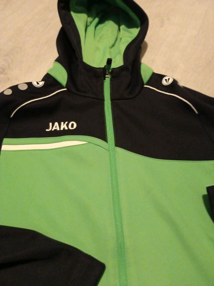 Jako Trainingsjacke gr. 152 in Neubukow